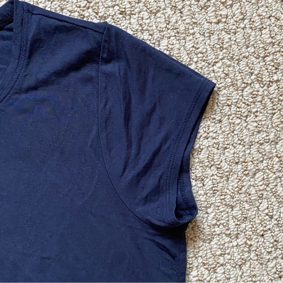 Tahari black scoop neck short sleeve tee shirt Medium NWOT - Picture 7 of 11